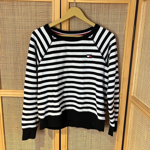 Tommy Hilfiger Tops - Tommy Hilfiger Women’s SP Striped Sweatshirt